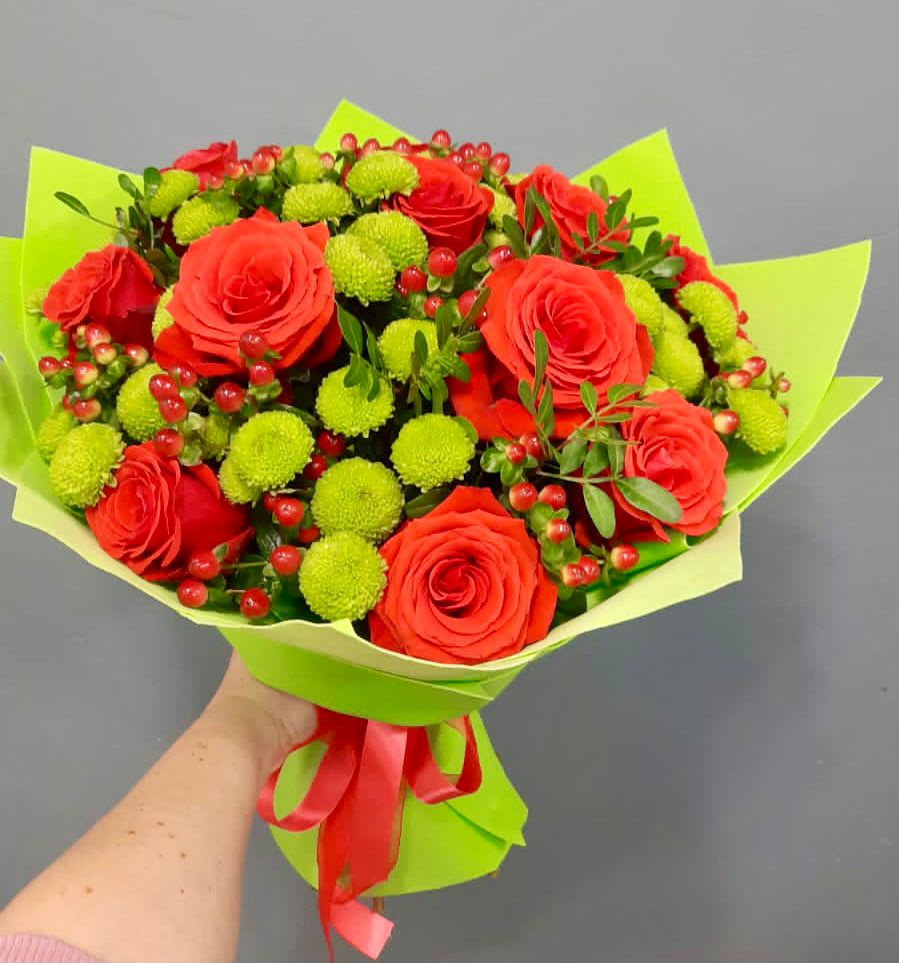 Букет цветов из: Хризантемы и Розы в Синдор