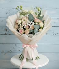 Букет цветов из:  Розы и Лизиантусы в Синдор