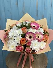 Букет цветов из:  Розы, Герберы и Хризантемы в Синдор