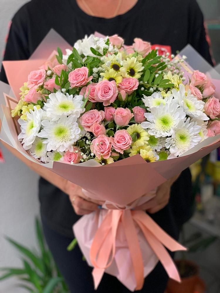 Букет цветов из: Розы и Хризантемы в Синдор