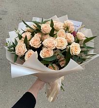 Букет Кремовые розы Латте в Синдор