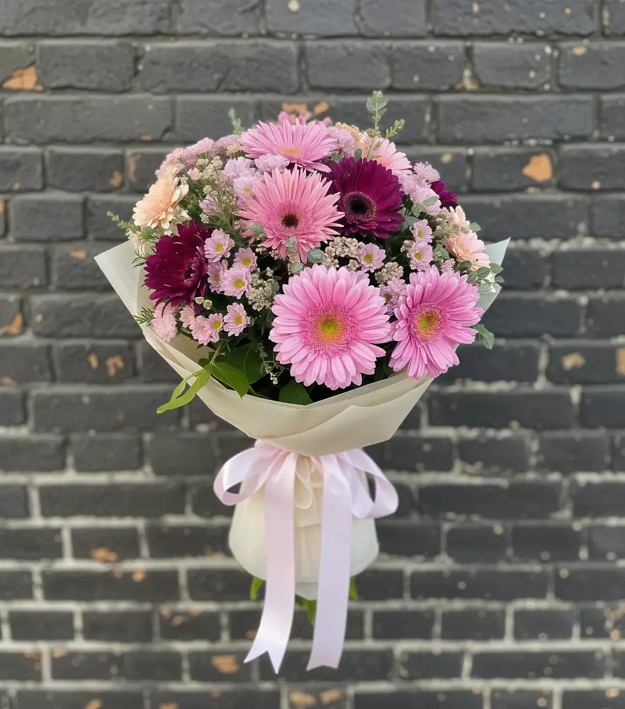 Букет цветов из: Герберы и Хризантемы в Синдор