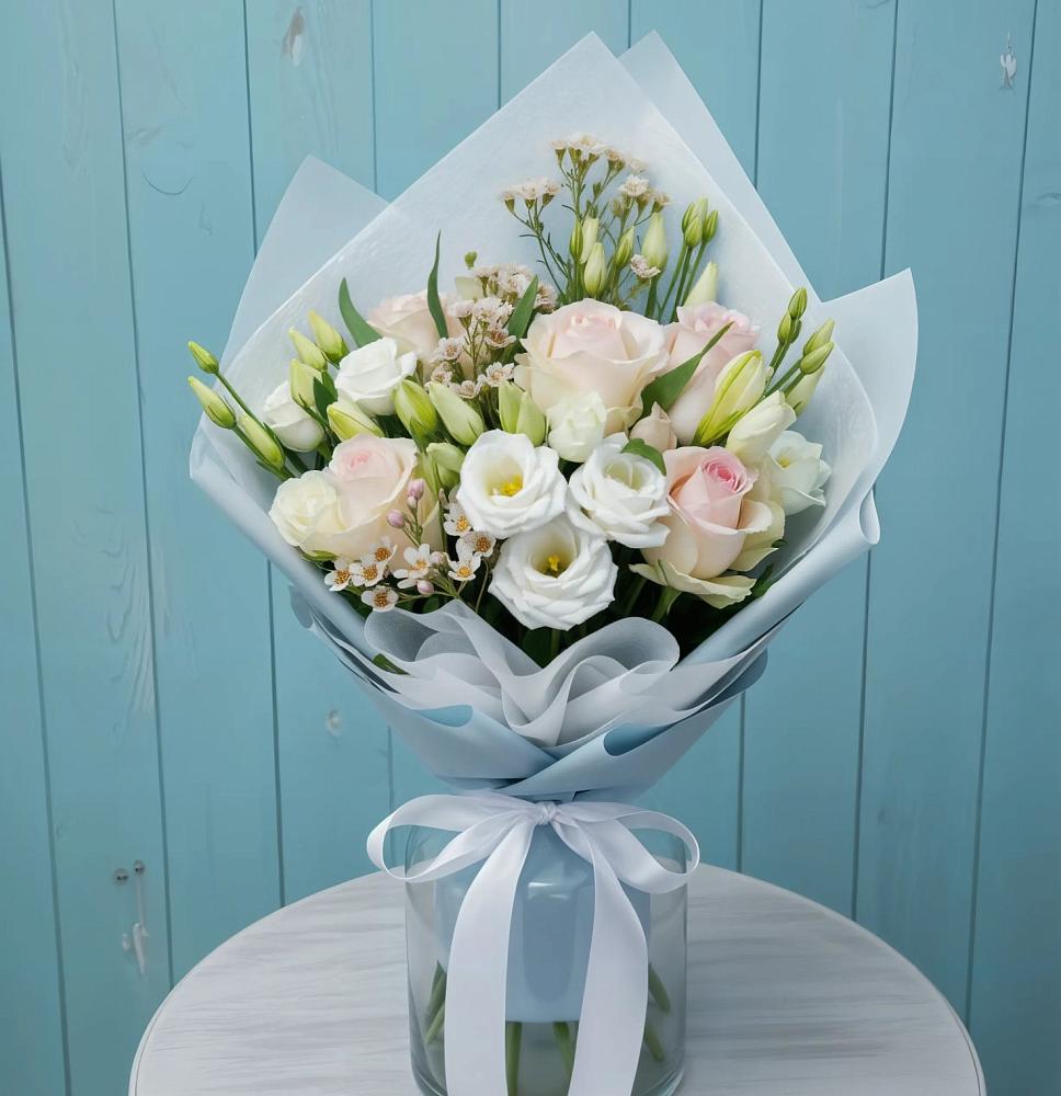 Букет цветов из: Розы и Лизиантусы в Синдор