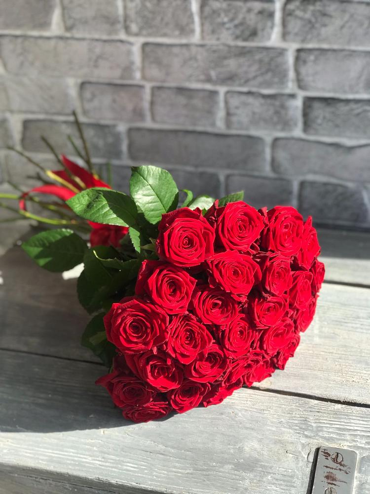 Букет Красные розы Фридом в Синдор