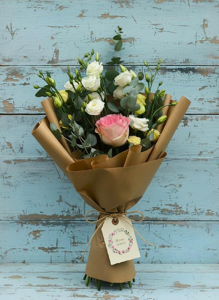 Букет цветов из: Розы и Лизиантусы в Синдор