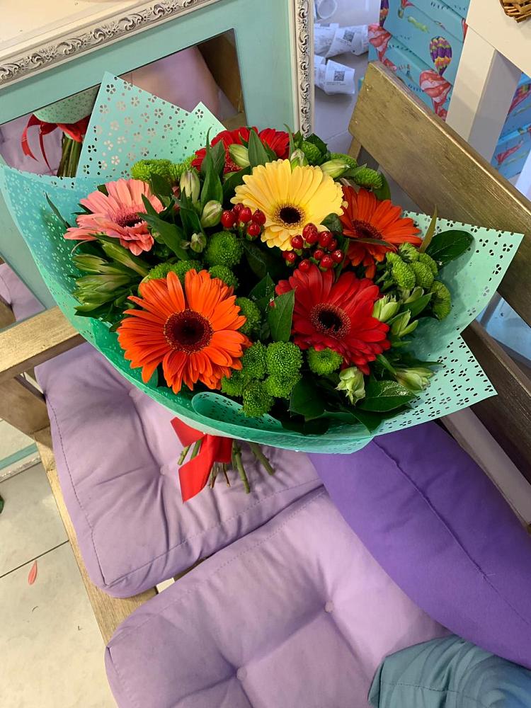 Букет цветов из: Герберы, Хризантемы и Альстромерии в Синдор