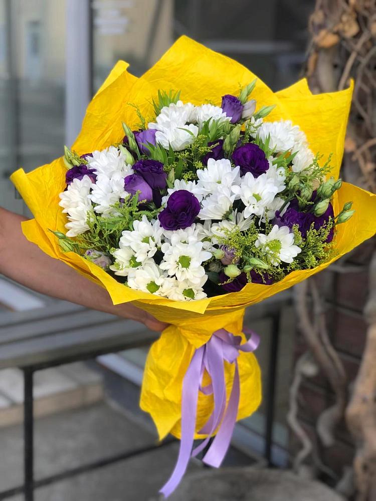 Букет цветов из: Ирисы, Хризантемы и Ромашки в Синдор
