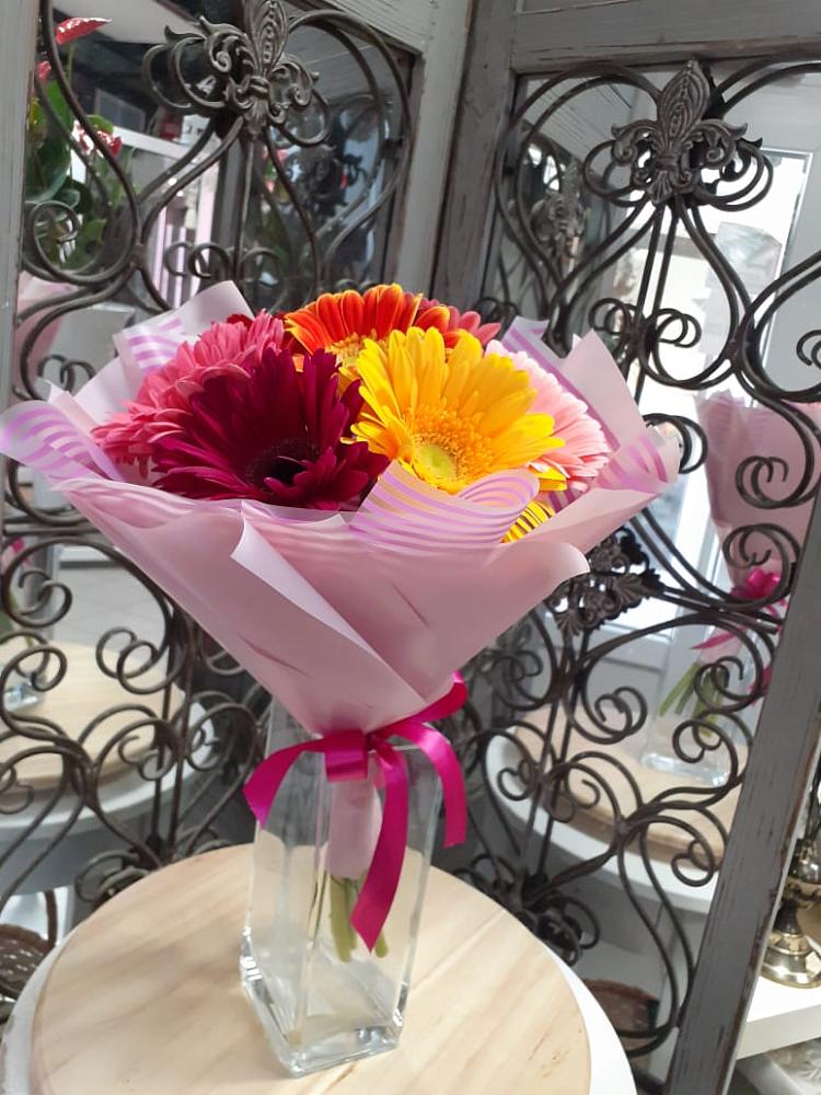 Букет цветов из: Герберы в Синдор