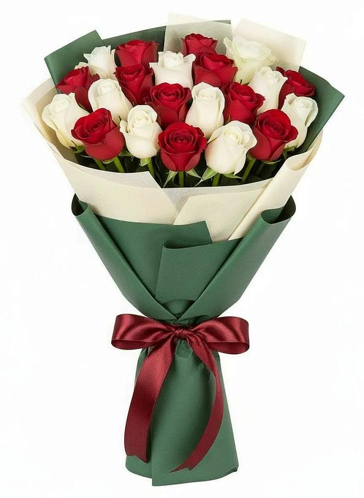 Букет Микс из красных и белых роз в Синдор