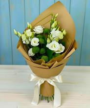 Букет цветов из:  Хризантемы и Лизиантусы в Синдор