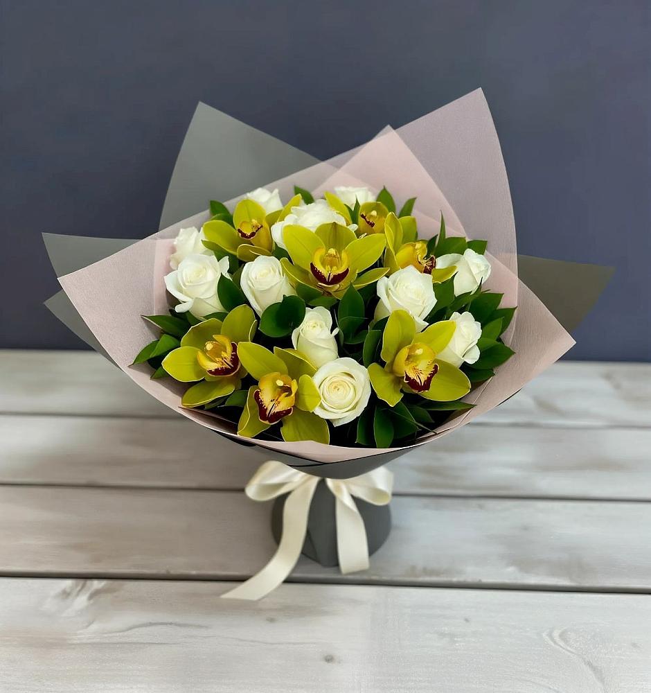 Букет цветов из: Орхидеи и Розы в Синдор