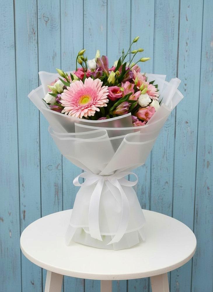 Букет цветов из: Герберы, Альстромерии и Лизиантусы в Синдор