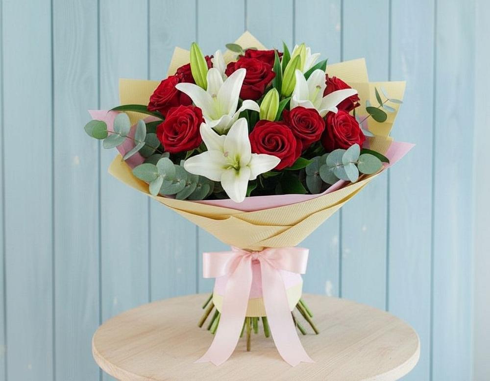 Букет цветов из: Лилии и Розы в Синдор